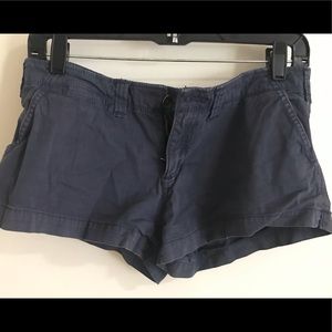 Hollister low rise chino shorts {5}